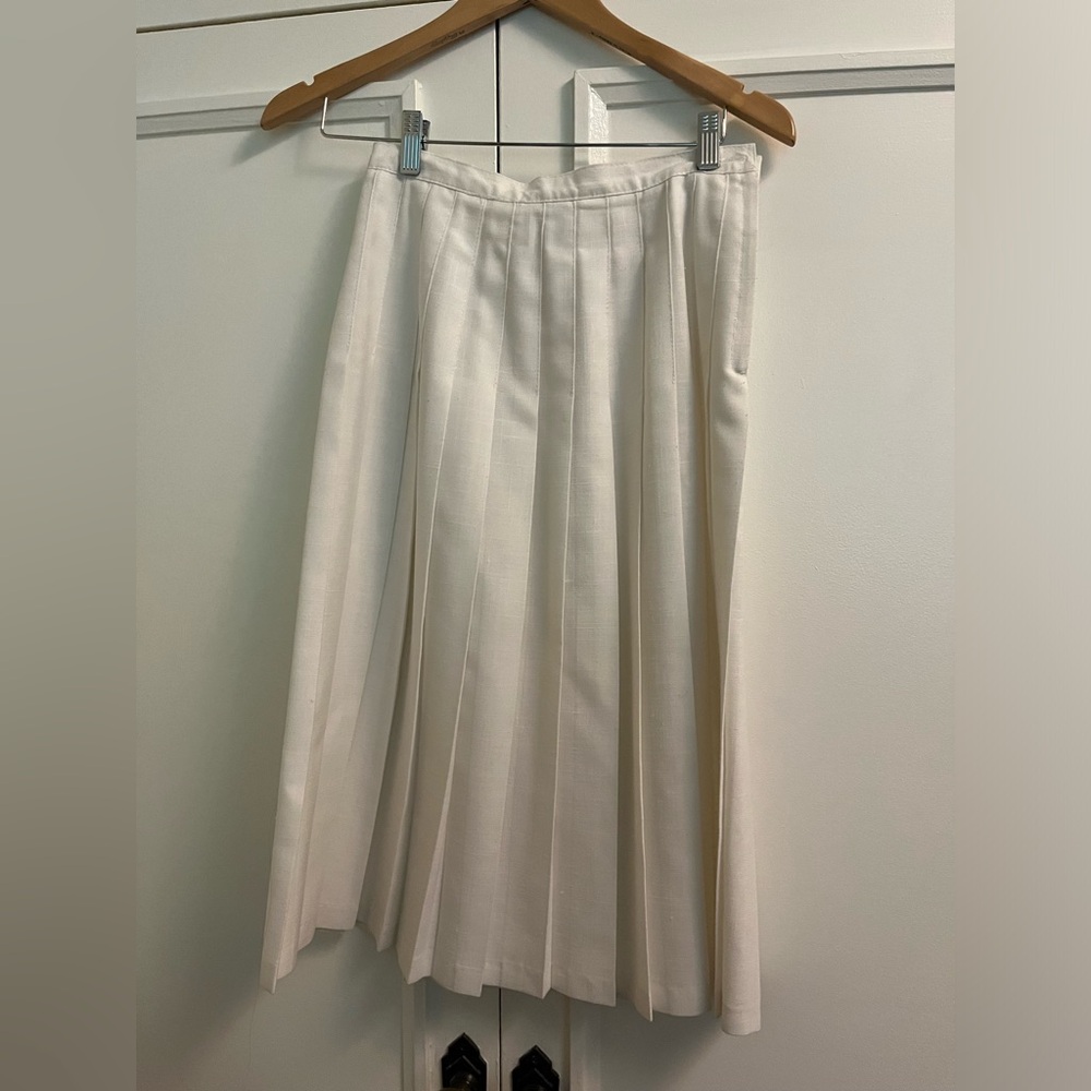 Vintage pleated white skirt size small